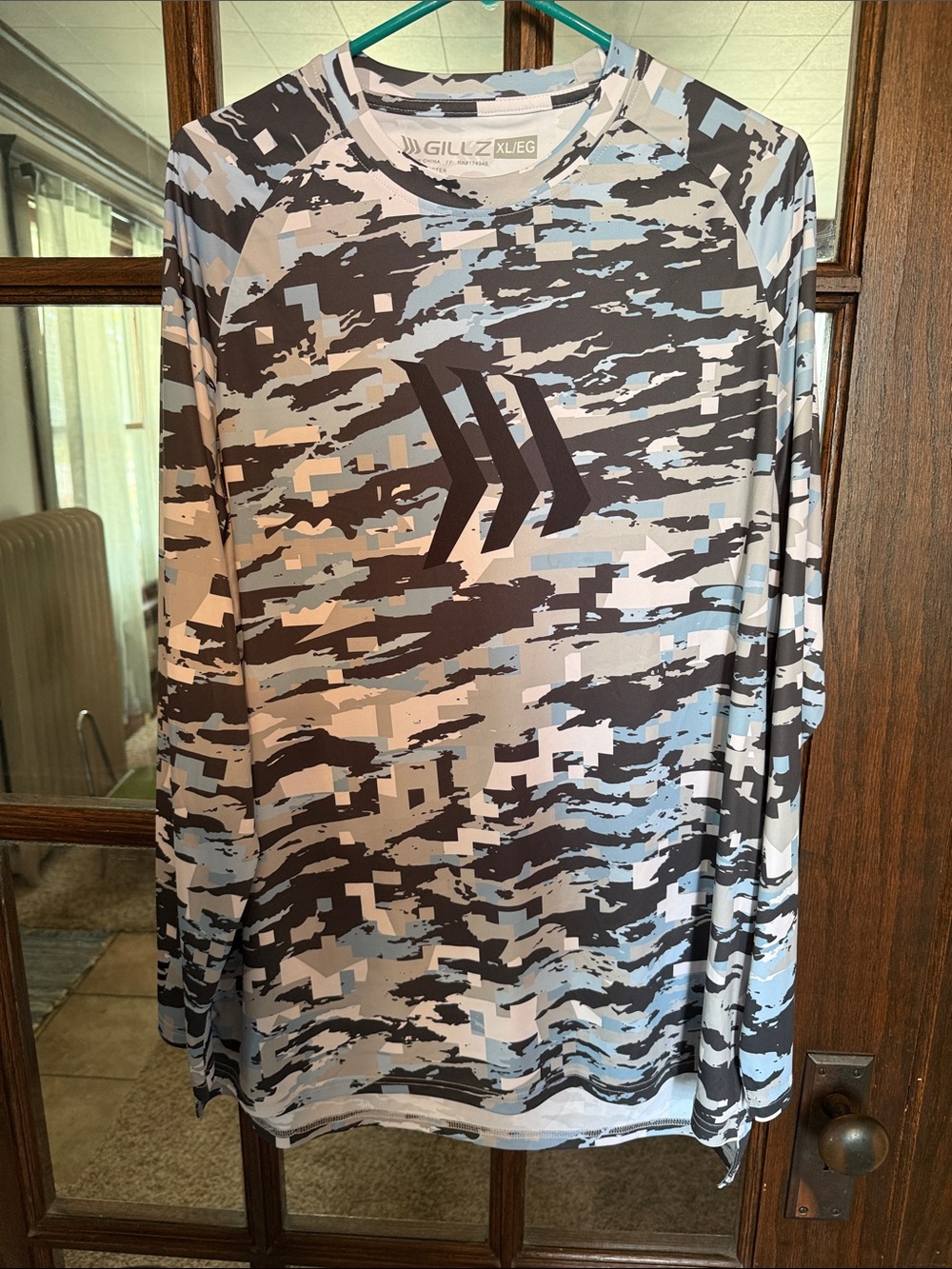 GILLZ Men's Long-Sleeve Performance Shirt in Light Blue/Cream/Black Camo